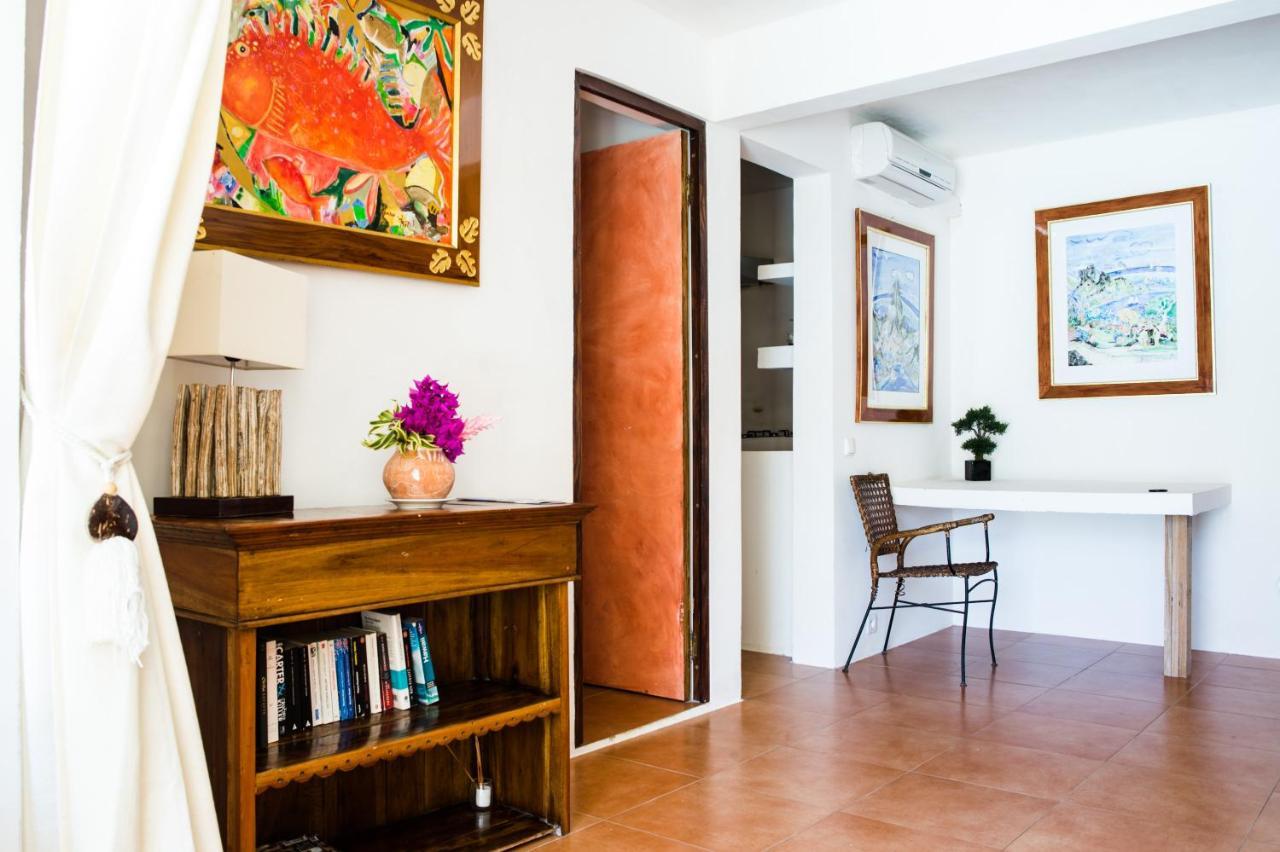 Yrondi Guest house