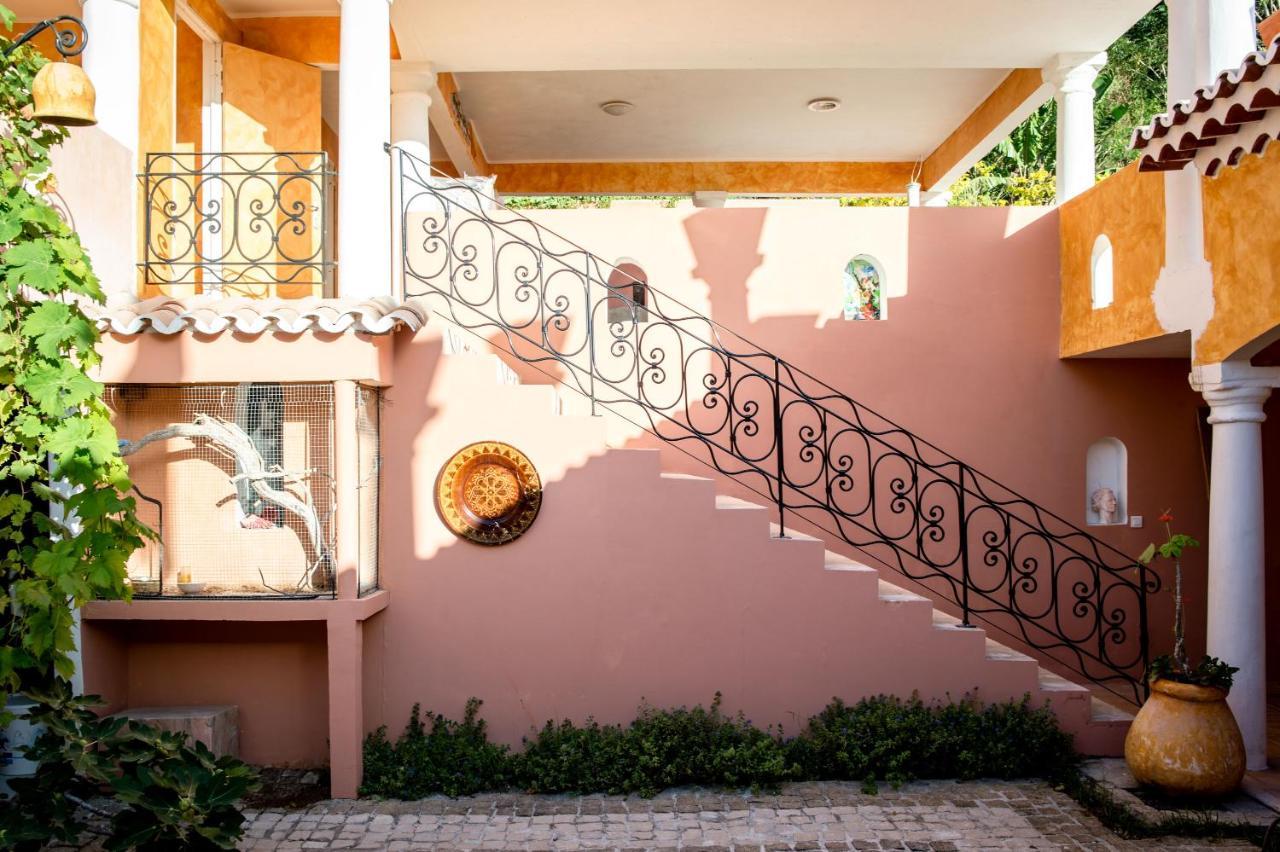 Yrondi Guest house *