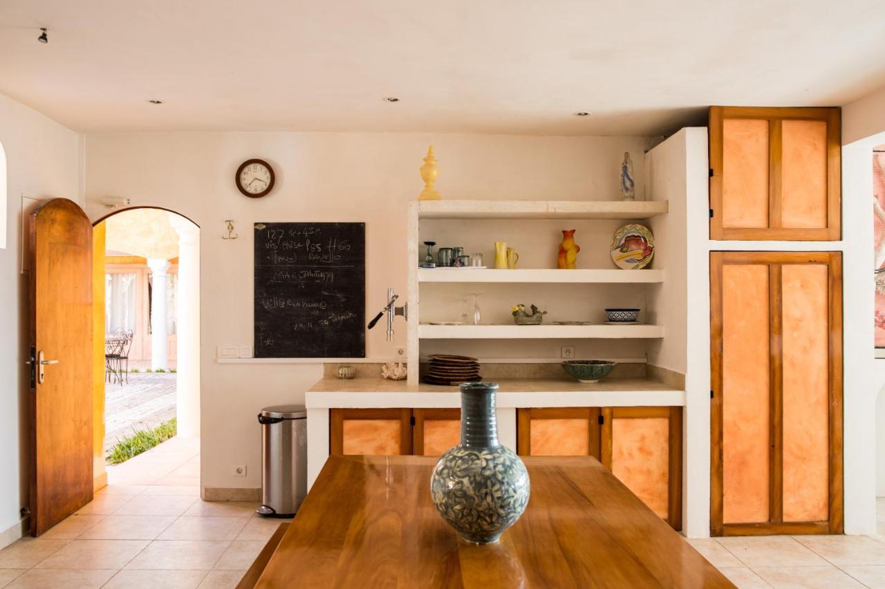 Yrondi Guest house