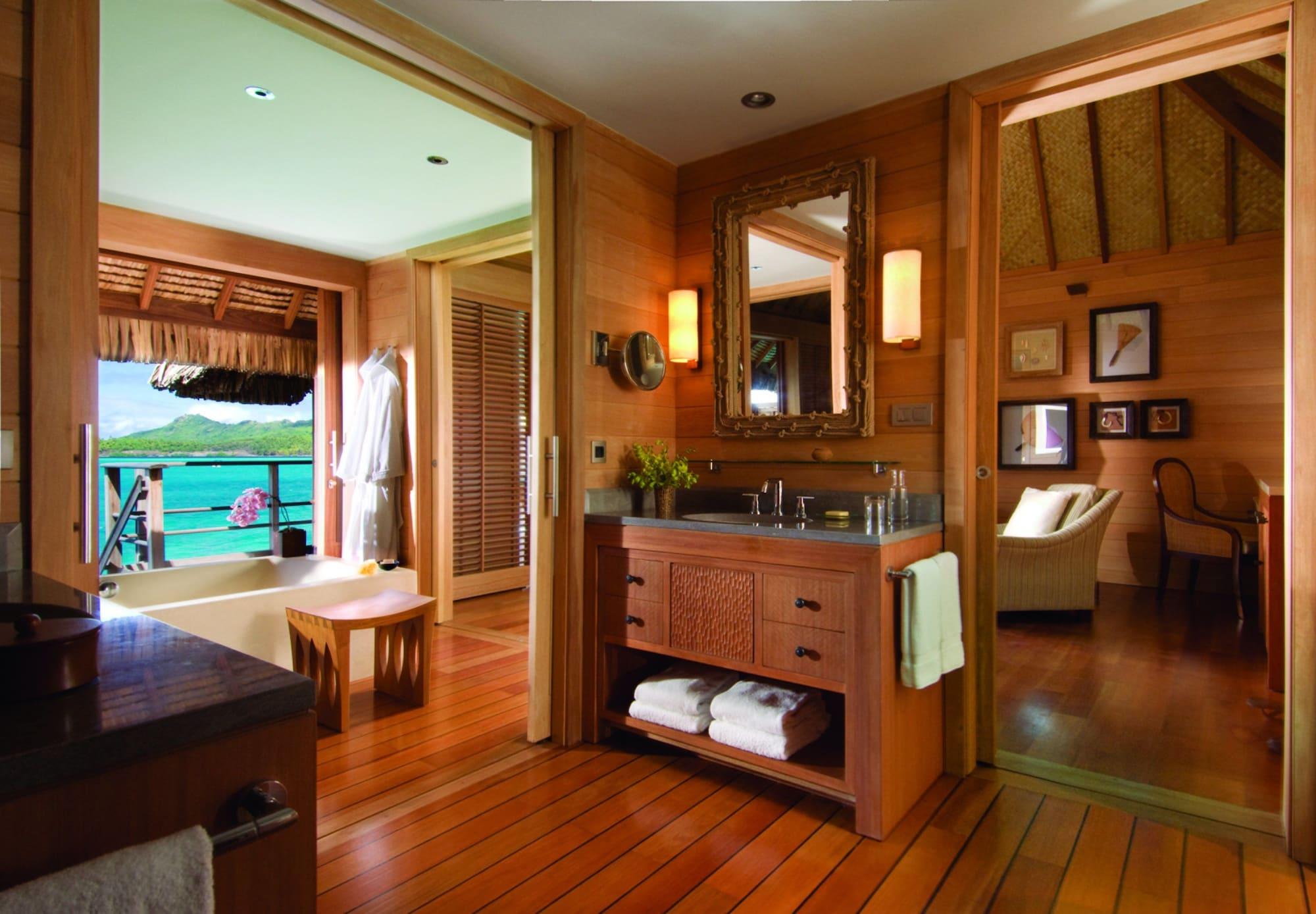 Four Seasons 5* Bora Bora