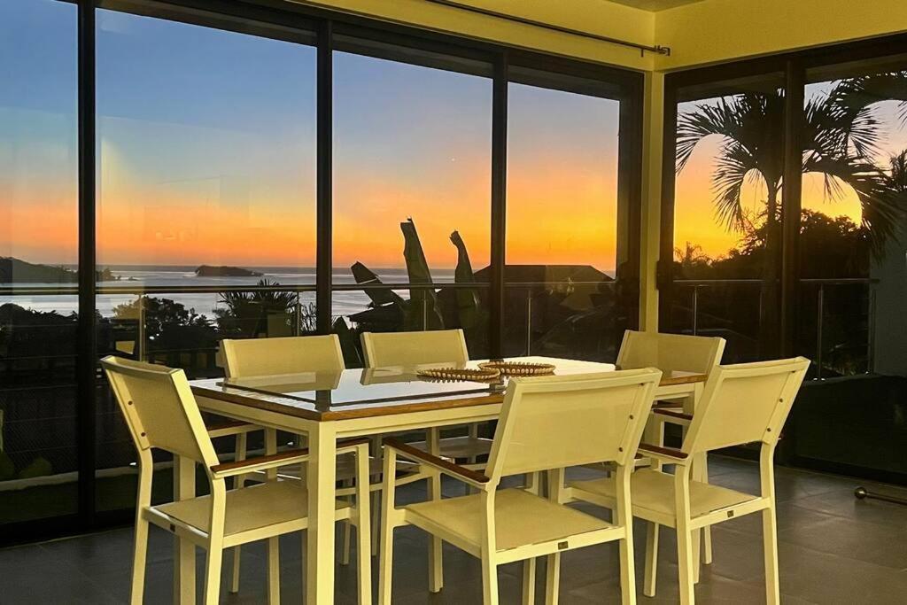 Sunset Villa *