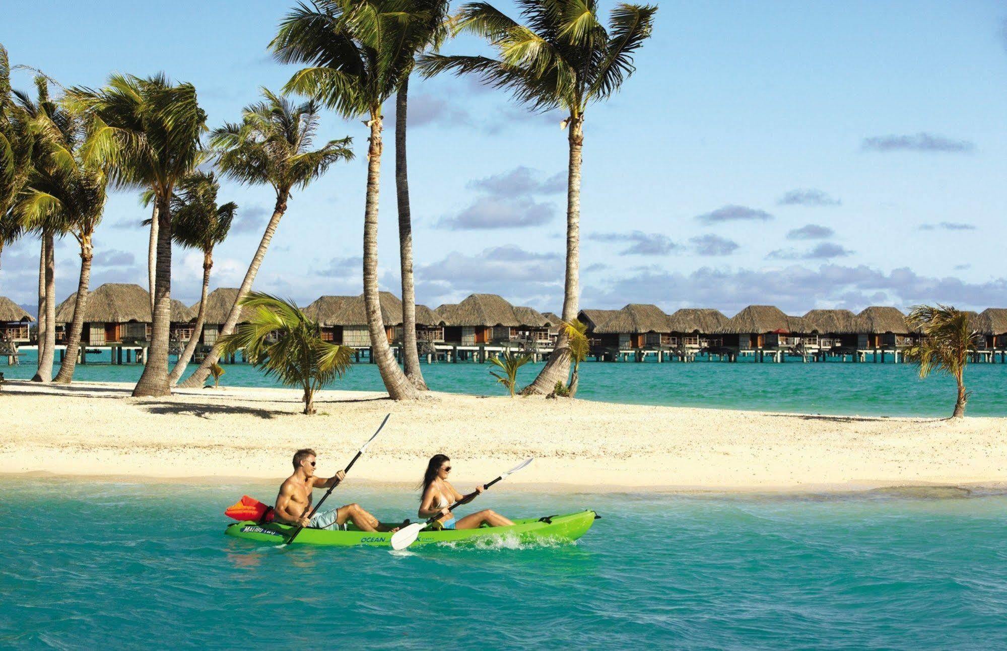Four Seasons 5* Bora Bora