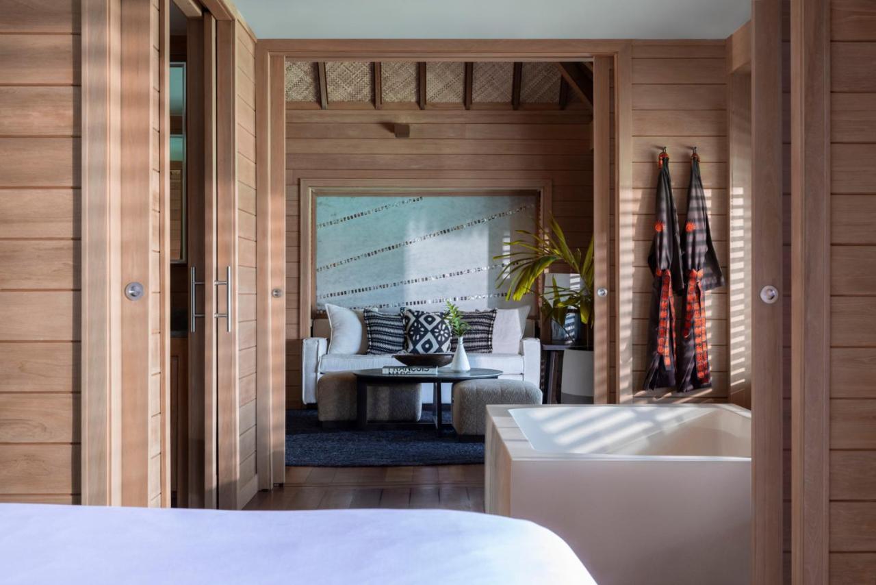 Four Seasons 5* Bora Bora