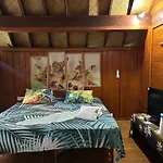 Vaiotaha Lodge