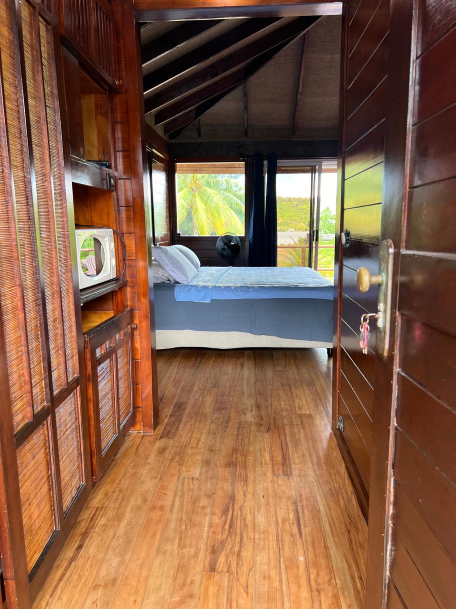 Bora Bora Bungalow *